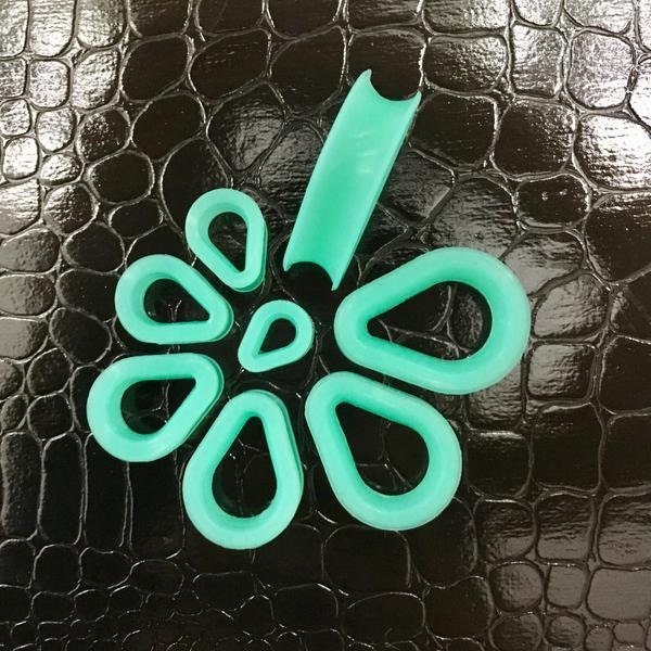 Turquoise Alien Dropz